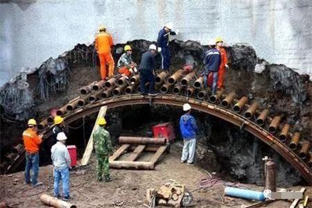 庆阳隧道钢花管支护案例